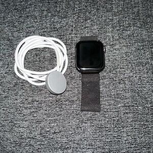 Apple Watch Series 9 - 45mm - 64GB - Graphite Stainless (GPS + Cellular)